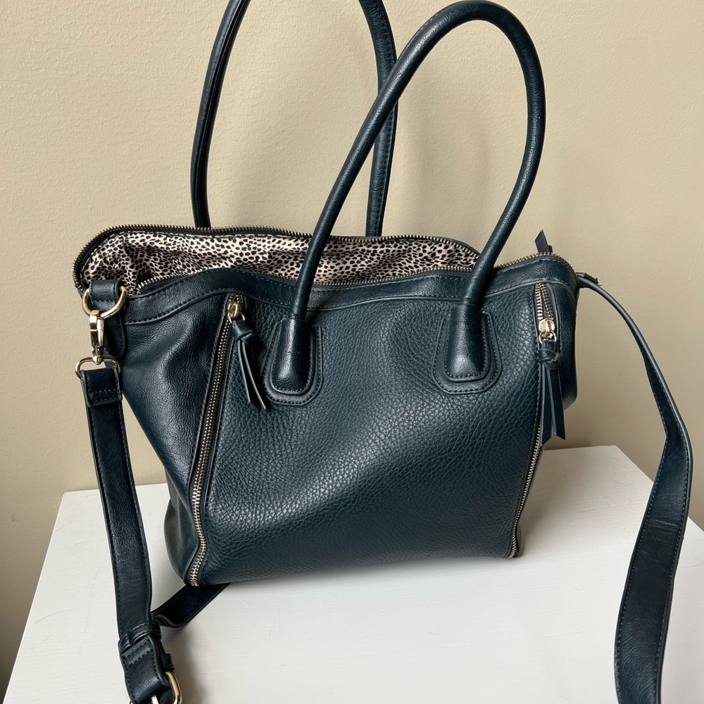 Cute shoulder bag with inner leopard prints